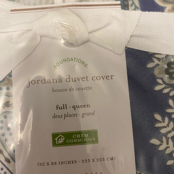 Brand new Pottery Barn Duvet cover I have 2 . - Picture 4 of 4